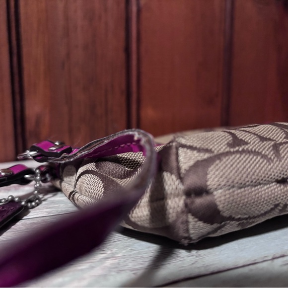 Coach signature C canvas wristlet - Picture 7 of 12